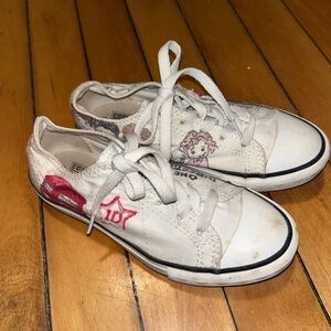 Vintage One Direction Converses size 1